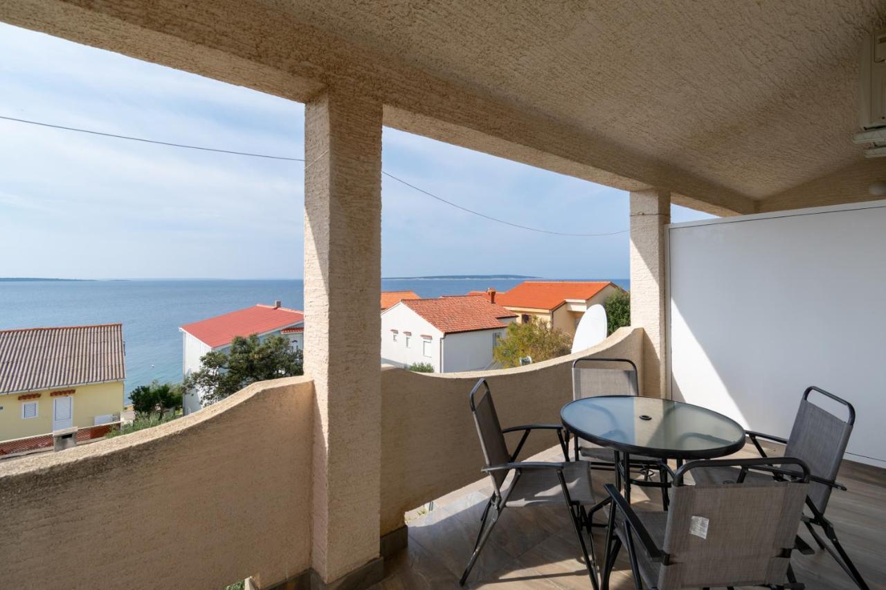 Apartments By The Sea Mandre, Pag - 3084 コラン エクステリア 写真